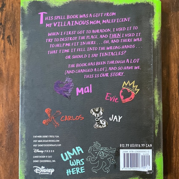 3 Disney Books Bundle | Descendants 2 & 3 | Star Darlings Collection Volume 1 - Picture 6 of 7